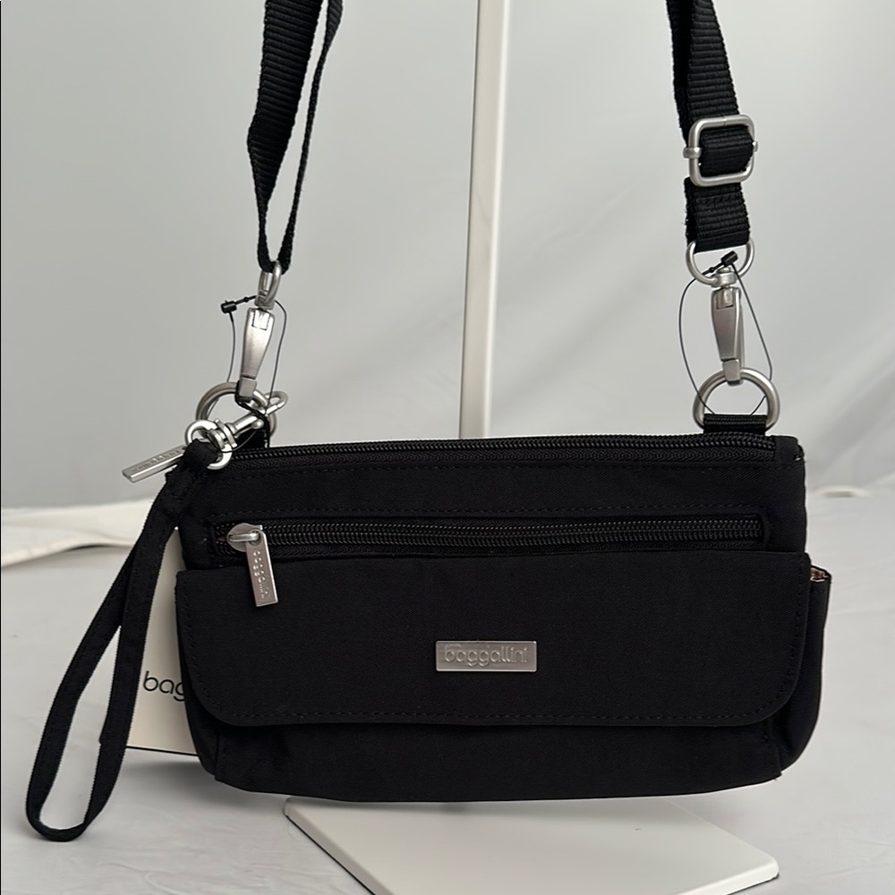 Baggalini black tan convertible adjustable crossbody wristlet mini bag